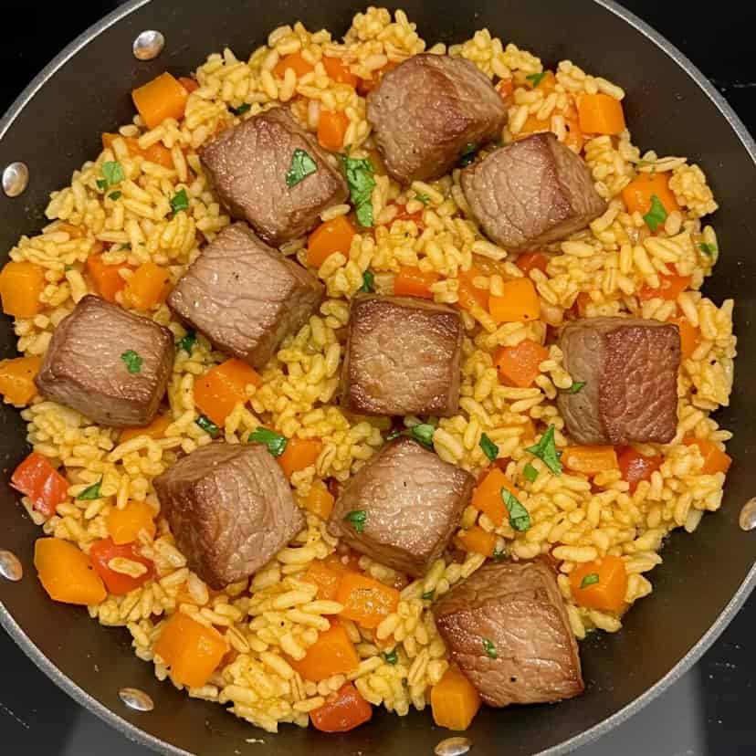 Arroz carreteiro de carne fresca