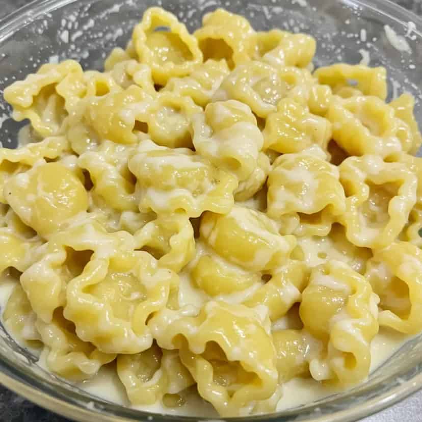 Macarrão ao molho Alfredo