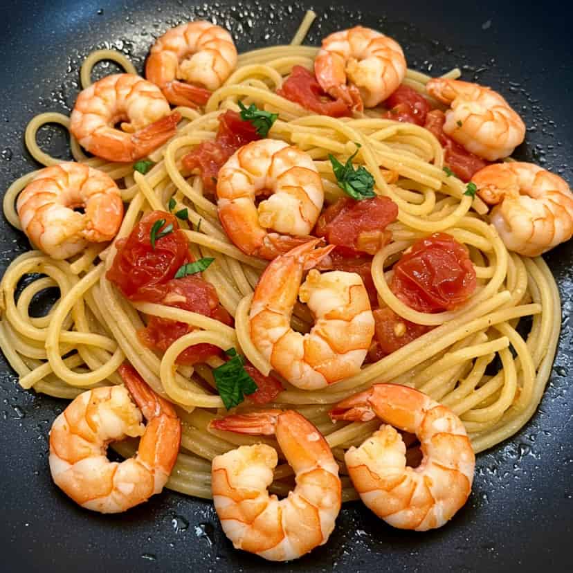 Macarrão com camarão delicioso