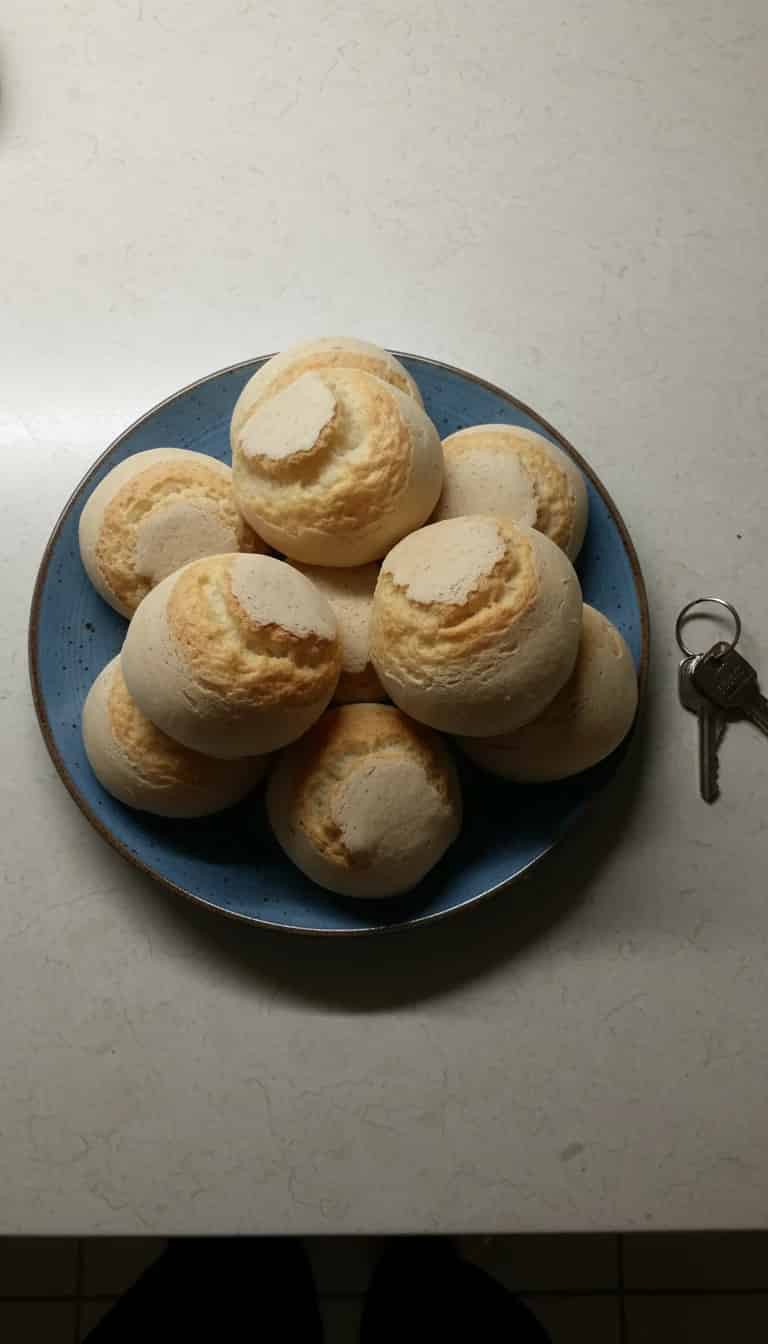 Pão de queijo na forminha de empadinha