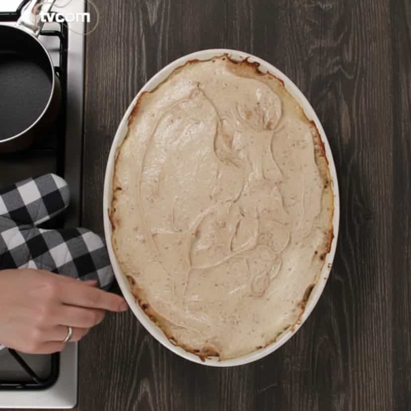 Foto deliciosa de Ameixas ao Creme com Merengue pronta para servir - Pudins & Cremes