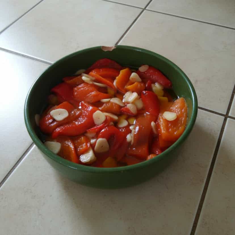 Foto deliciosa de Antepasto de Pimentão Assado pronta para servir - Pastas & Patês
