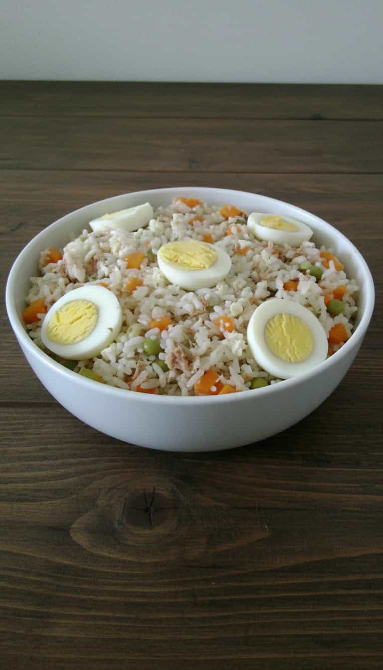 Foto deliciosa de Arroz com Atum e Legumes Gratinado pronta para servir - Outras Receitas