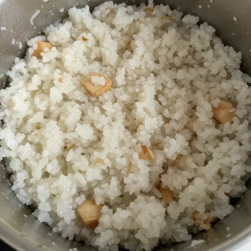 Foto deliciosa de Arroz com bacon pronta para servir - Almoço & Jantar
