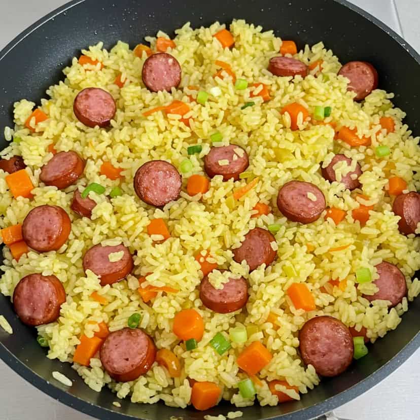 Foto deliciosa de Arroz Temperado com Calabresa pronta para servir - Outras Receitas