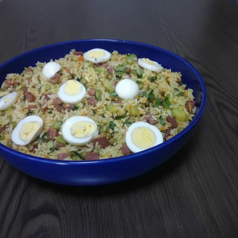 Foto deliciosa de Arroz Tropical pronta para servir - Almoço & Jantar