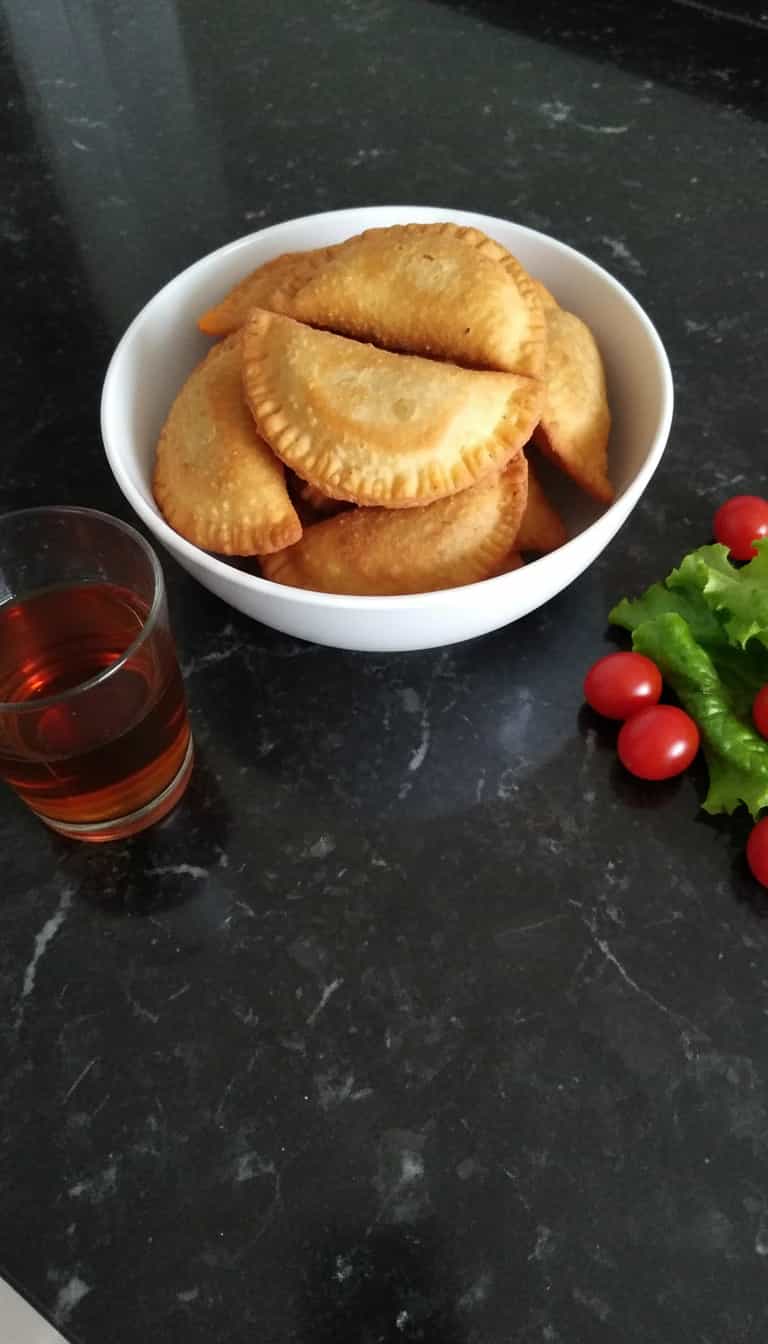 Foto deliciosa de Bacalhau à Brás Tradicional pronta para servir - Peixes & Frutos do Mar