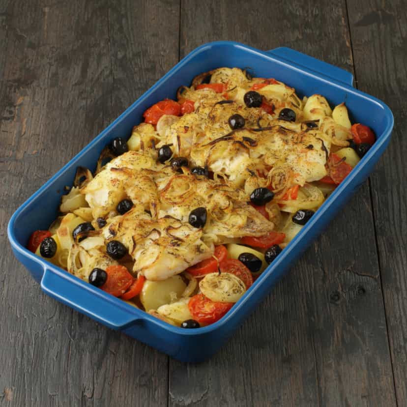 Foto deliciosa de Bacalhau assado com leite e azeite pronta para servir - Peixes & Frutos do Mar