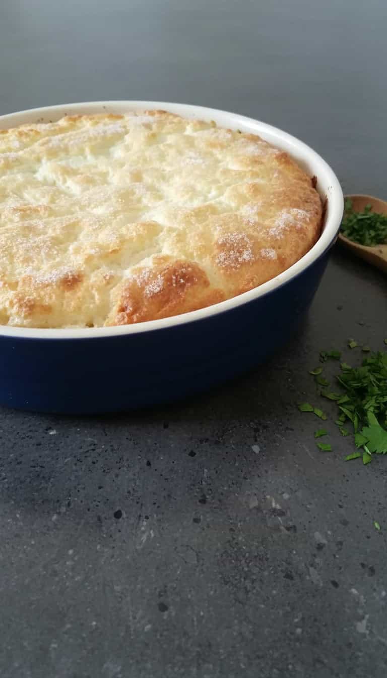 Foto deliciosa de Bacalhau com Camarão ao Molho Branco pronta para servir - Peixes & Frutos do Mar