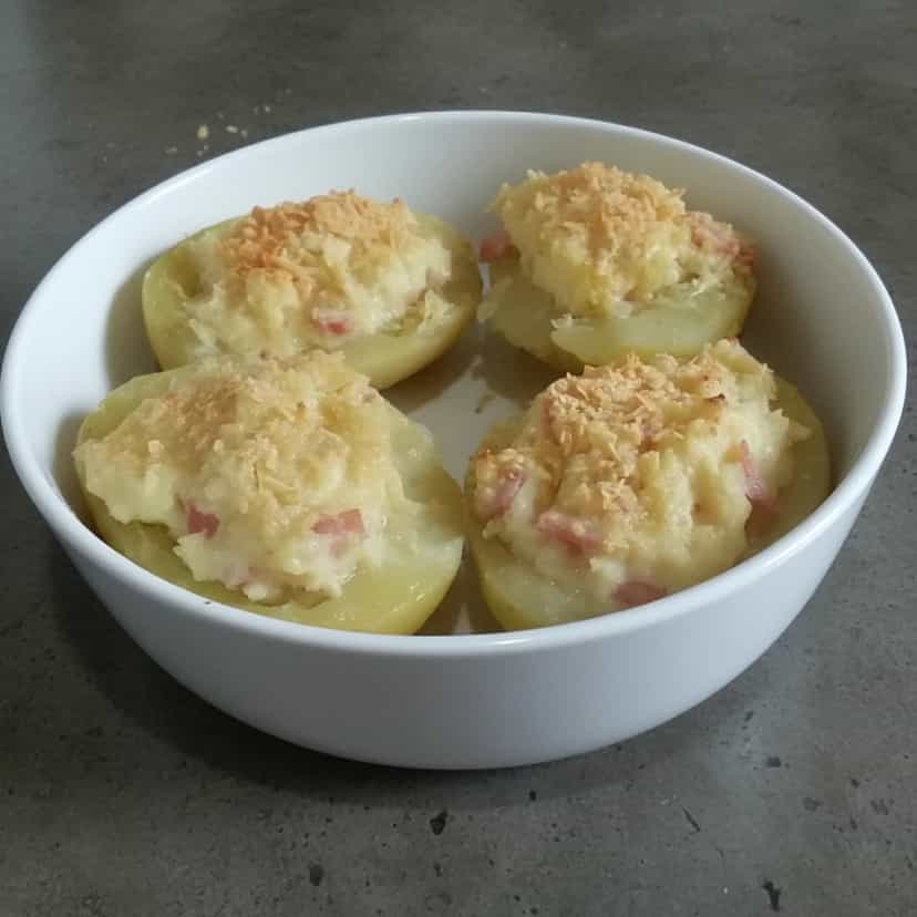 Foto deliciosa de Batatas Recheadas ao Forno pronta para servir - Almoço & Jantar