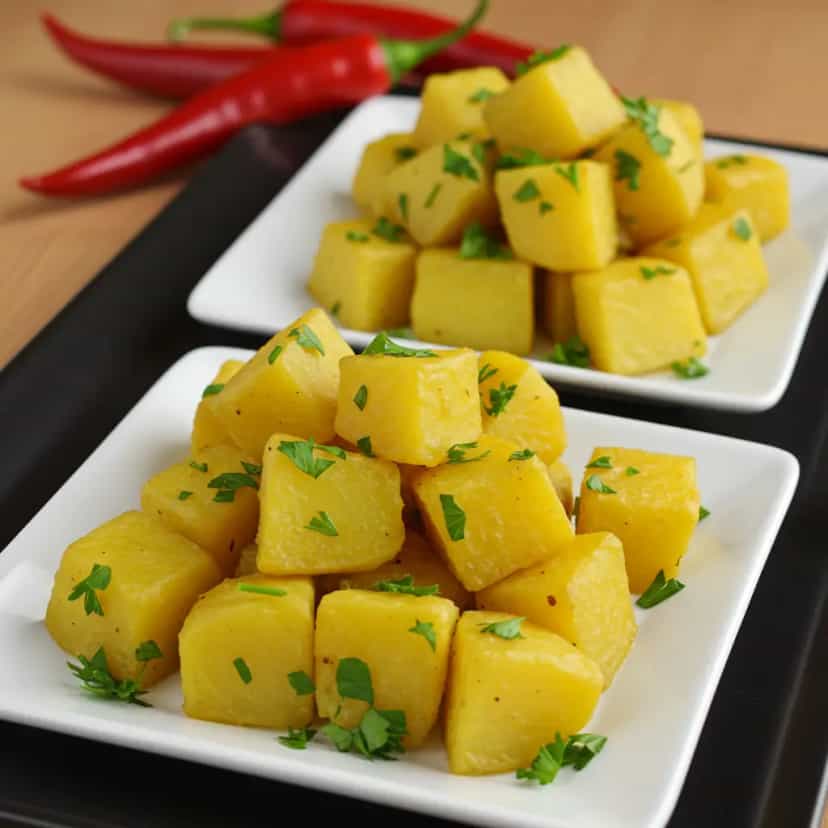 Foto deliciosa de Batatas Recheadas ao Queijo pronta para servir - Almoço & Jantar