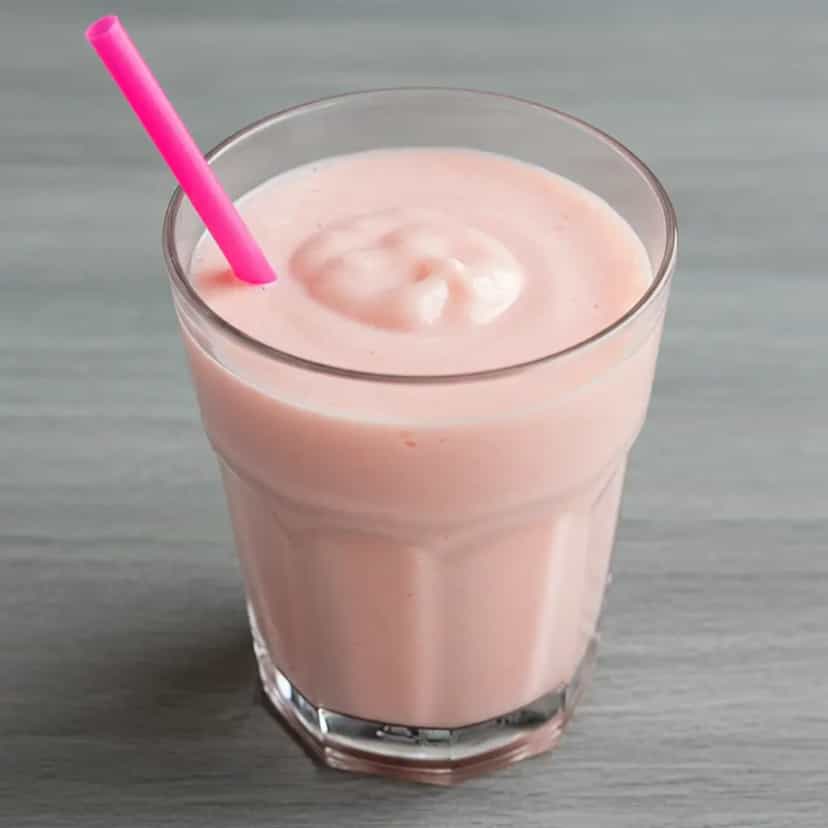 Foto deliciosa de Batida Cremosa de Morango pronta para servir - Coquetéis