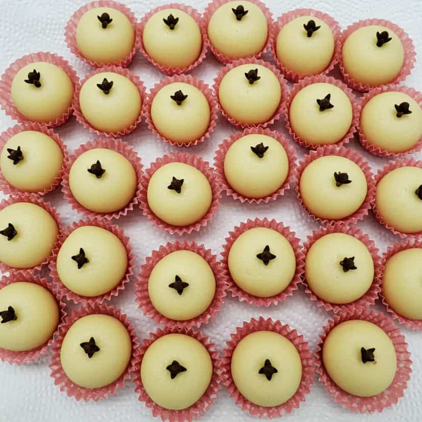 Foto deliciosa de Beijinho de coco de microondas pronta para servir - Outras Receitas