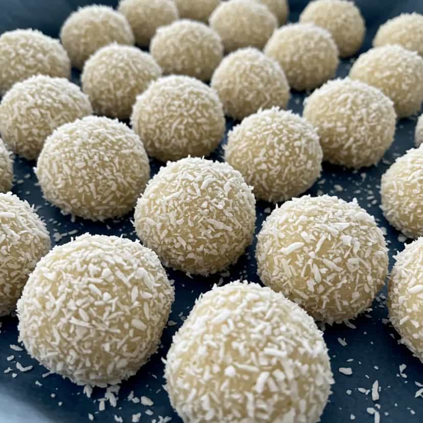 Foto deliciosa de Beijinho Fit de Aveia pronta para servir - Snacks Naturais