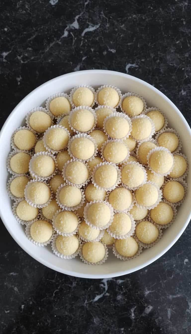 Foto deliciosa de Beijinhos de Leite em Pó pronta para servir - Outras Receitas