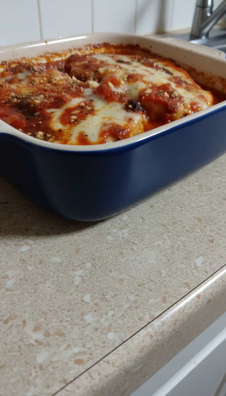 Foto deliciosa de Berinjela ao Forno com Molho de Tomate pronta para servir - Outras Receitas