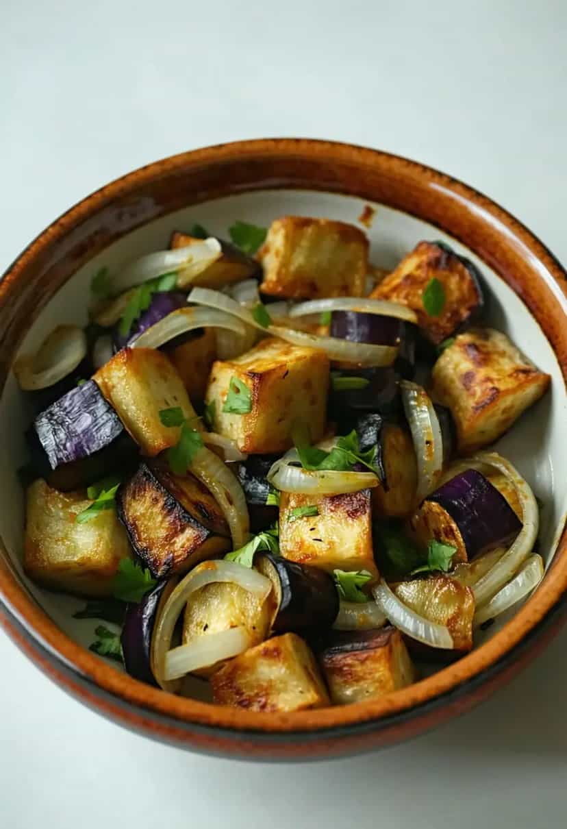 Foto deliciosa de Berinjela Refogada com Cebola pronta para servir - Outras Receitas