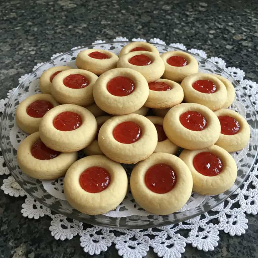 Foto deliciosa de Biscoitos de Goma com Goiabada pronta para servir - Bolachas & Cookies