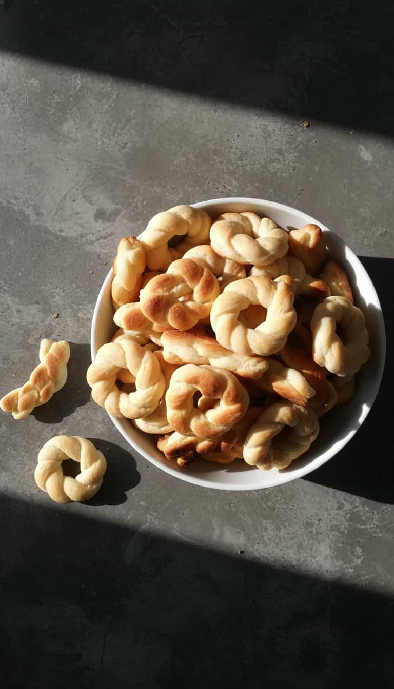 Foto deliciosa de Biscoitos de Leite Caseiros pronta para servir - Bolachas & Cookies