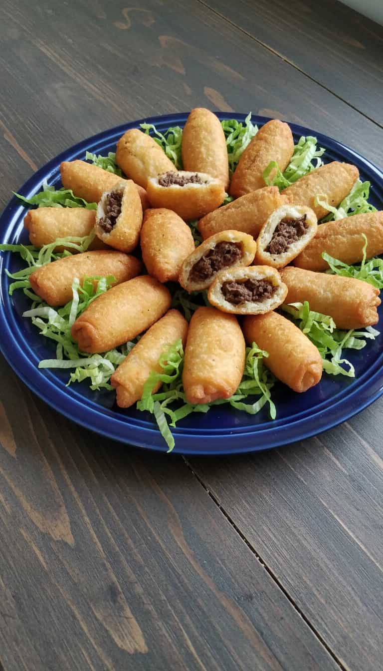 Foto deliciosa de Bolinho Caipira pronta para servir - Salgadinhos