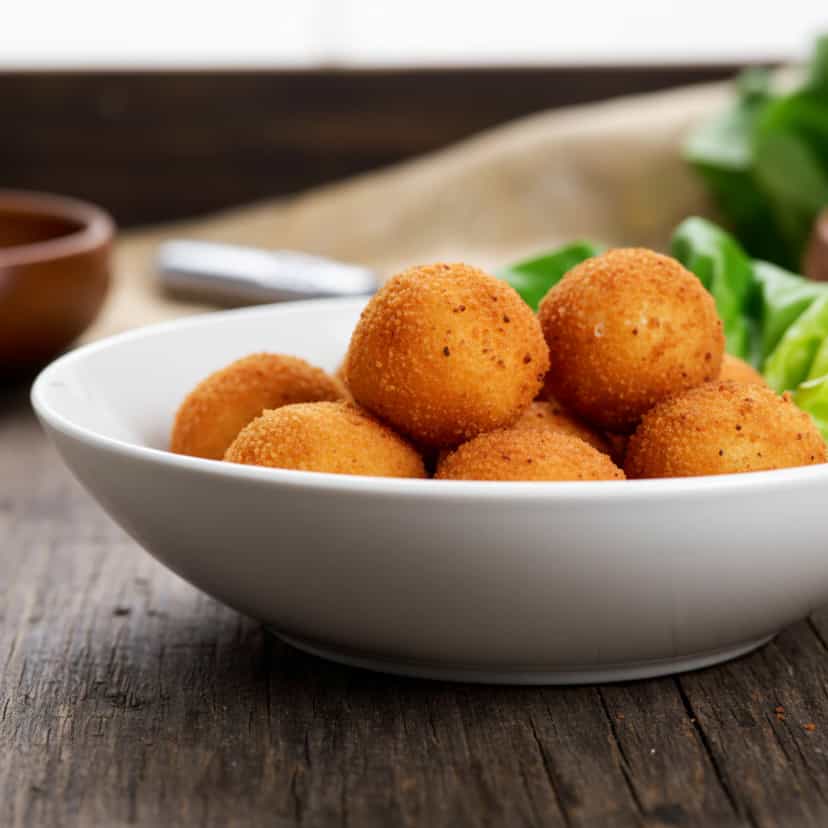 Foto deliciosa de Bolinho de Arroz pronta para servir - Snacks Assados