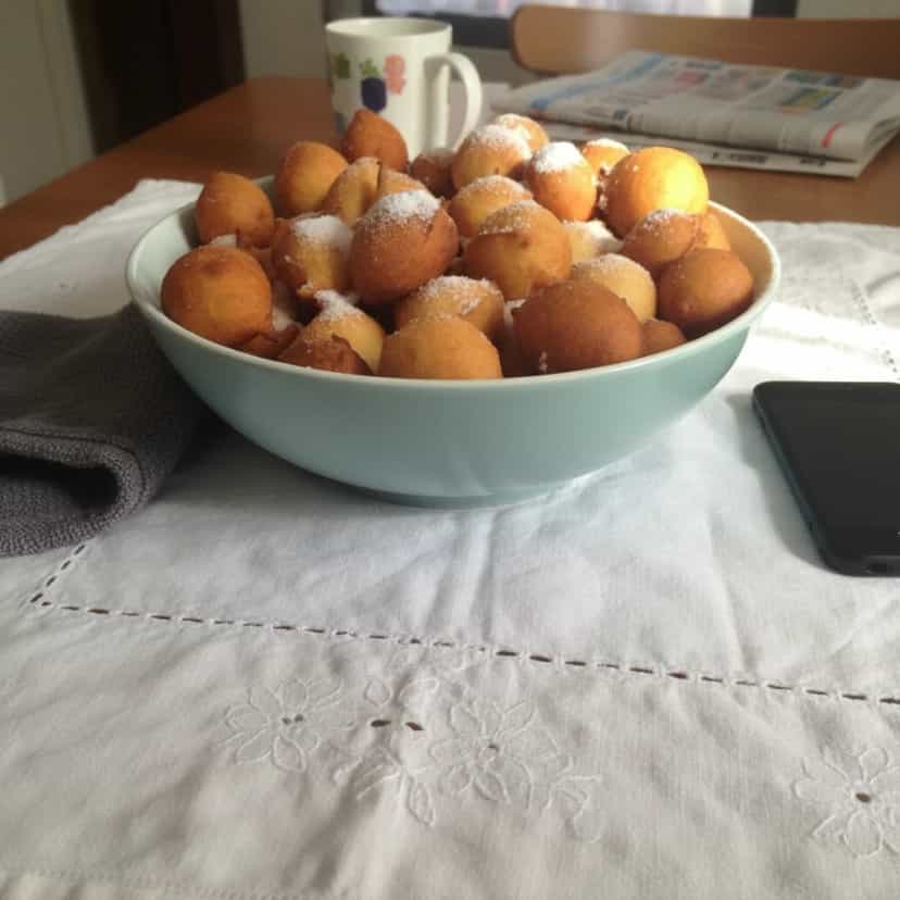 Foto deliciosa de Bolinho de Chuva pronta para servir - Lanches de Padaria