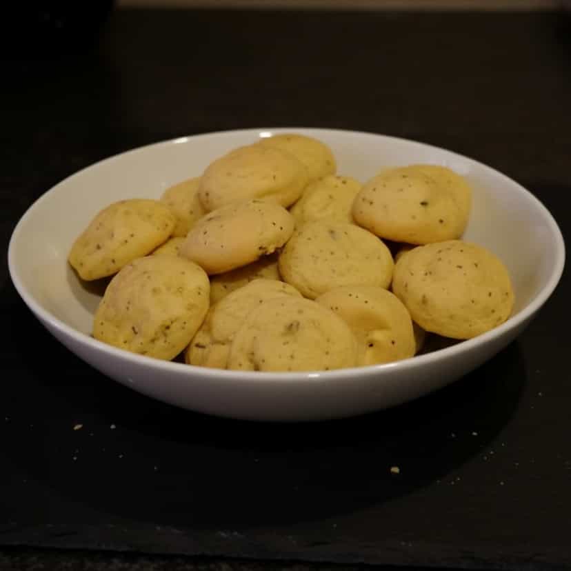Foto deliciosa de Bolinhos de Batata com Queijo Parmesão pronta para servir - Salgadinhos