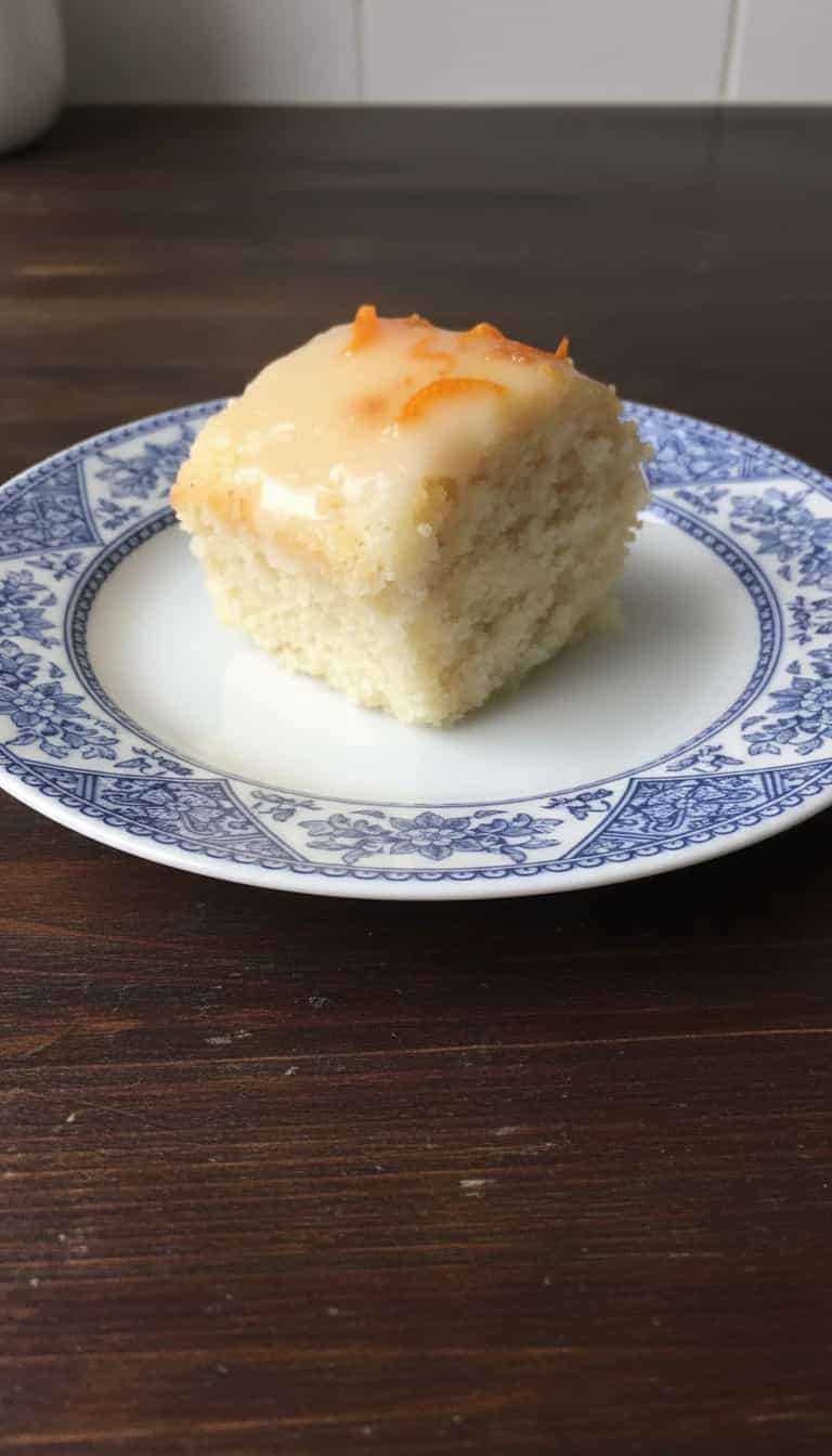 Foto deliciosa de Bolo Cítrico Vegano pronta para servir - Bolos & Cupcakes