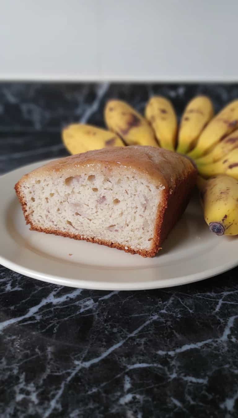 Foto deliciosa de Bolo de Banana com Canela pronta para servir - Bolos & Cupcakes