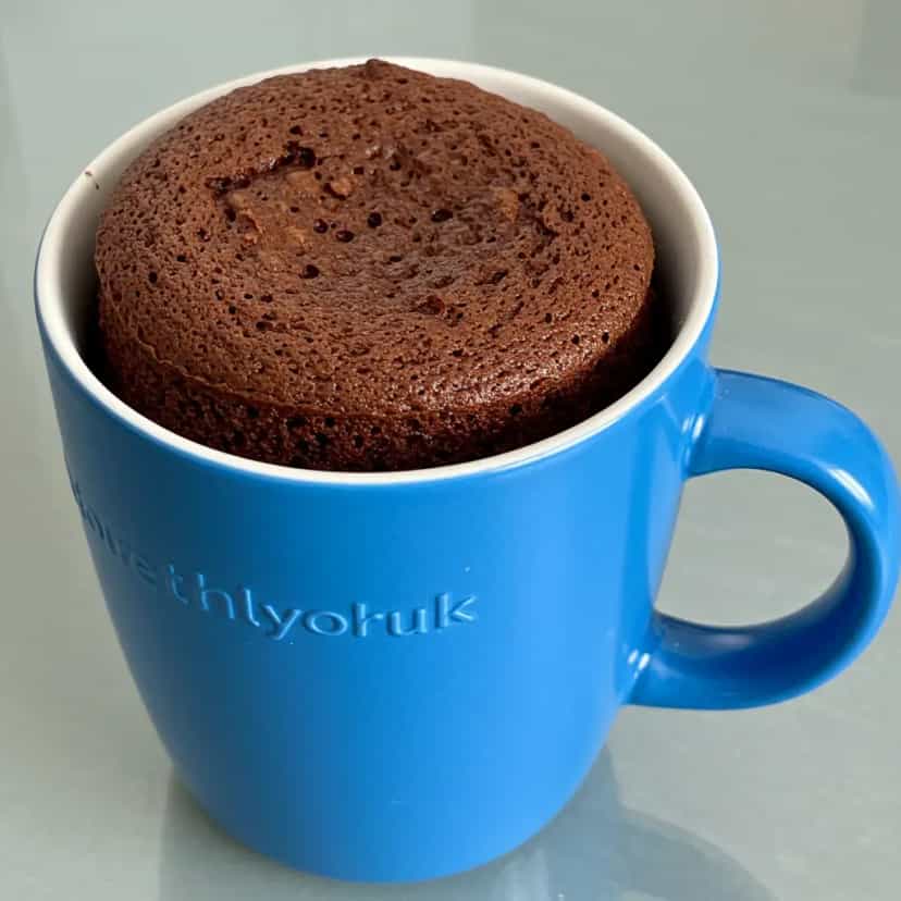 Foto deliciosa de Bolo de Caneca de Nescau pronta para servir - Bolos & Cupcakes