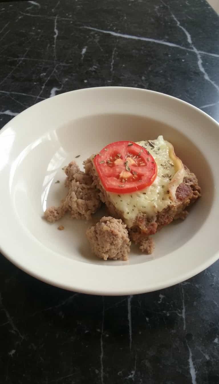 Foto deliciosa de Bolo de Carne Simples pronta para servir - Carnes & Frango