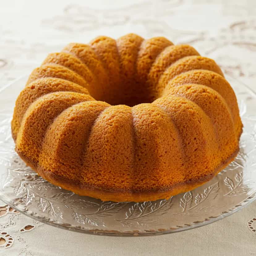 Foto deliciosa de Bolo de Cenoura Molhadinho pronta para servir - Bolos & Cupcakes