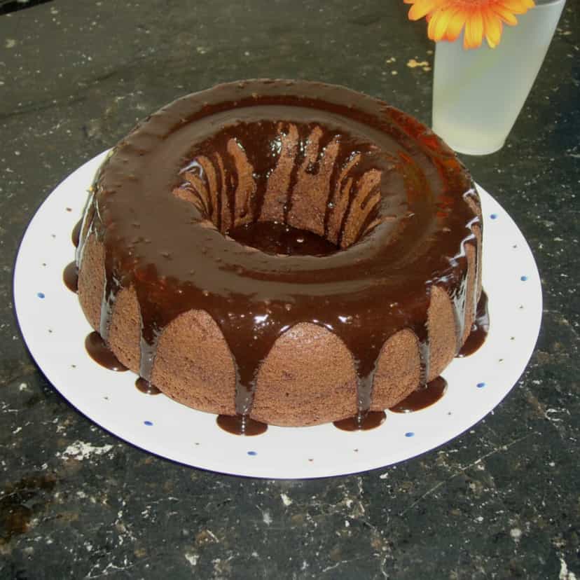 Foto deliciosa de Bolo de Chocolate Fofinho pronta para servir - Bolos & Cupcakes