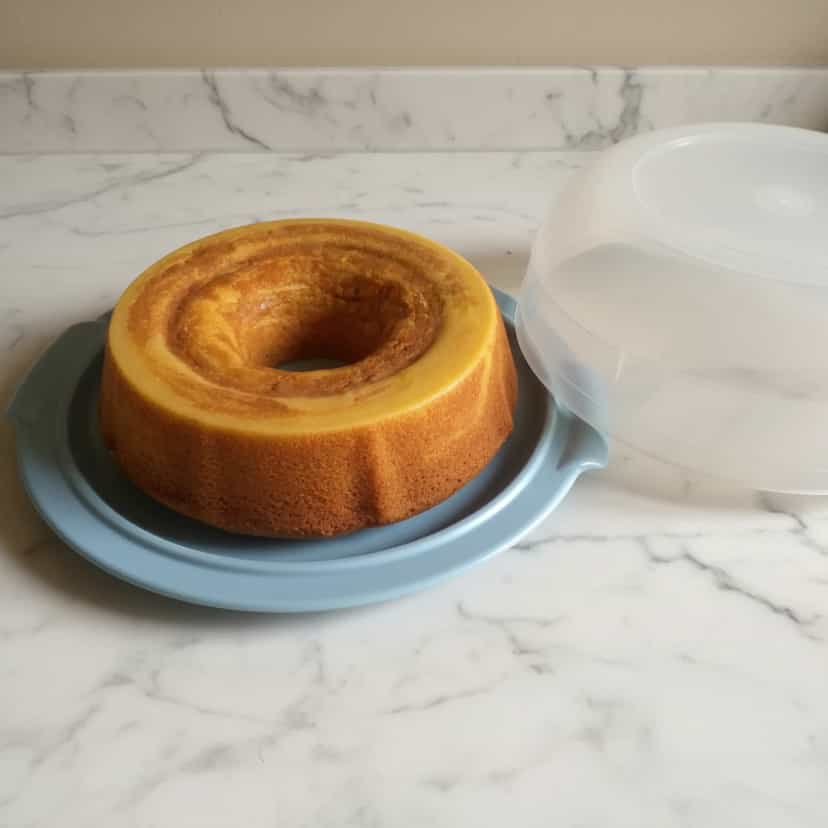 Foto deliciosa de Bolo de Coco Fresco pronta para servir - Bolos & Cupcakes