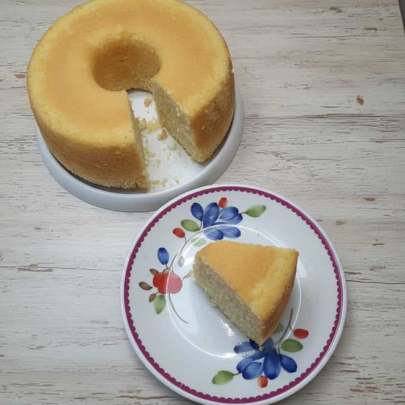 Foto deliciosa de Bolo de Laranja com Kefir e Coco pronta para servir - Bolos & Cupcakes