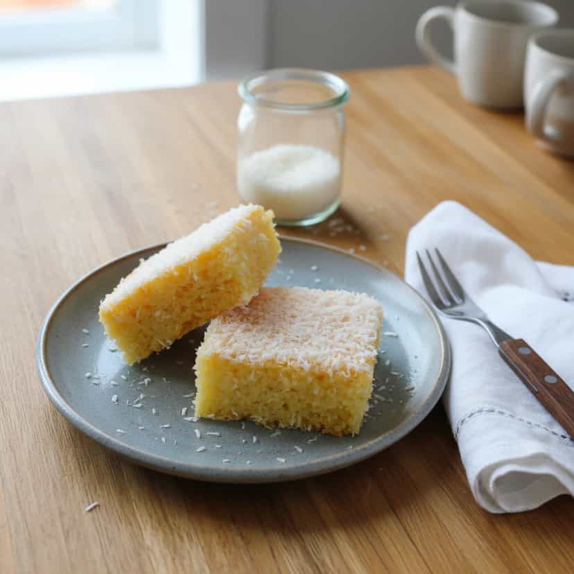Foto deliciosa de Bolo de Mandioca Cremoso pronta para servir - Bolos & Cupcakes