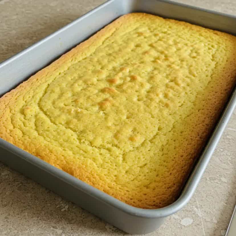 Foto deliciosa de Bolo de Mandioca Simples pronta para servir - Bolos & Cupcakes