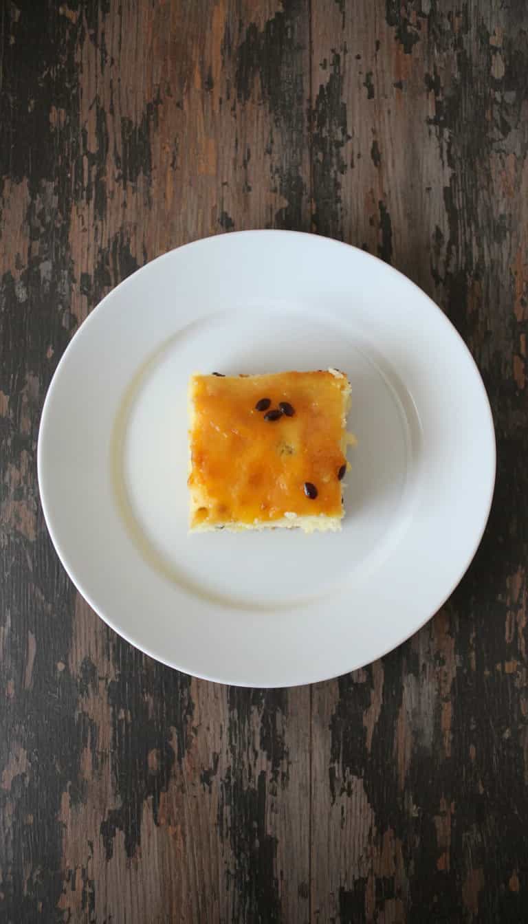 Foto deliciosa de Bolo de Maracujá pronta para servir - Bolos & Cupcakes