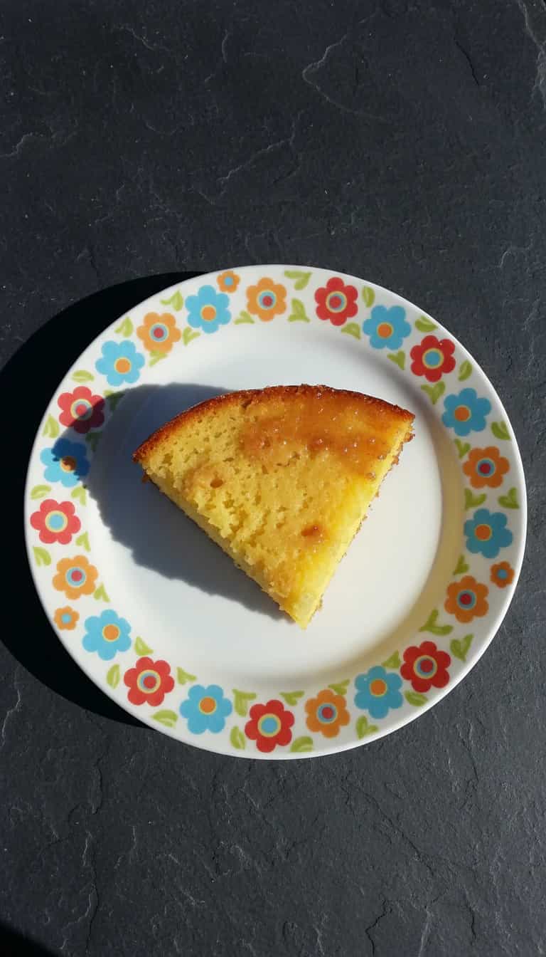 Foto deliciosa de Bolo de Milho Cremoso pronta para servir - Bolos & Cupcakes