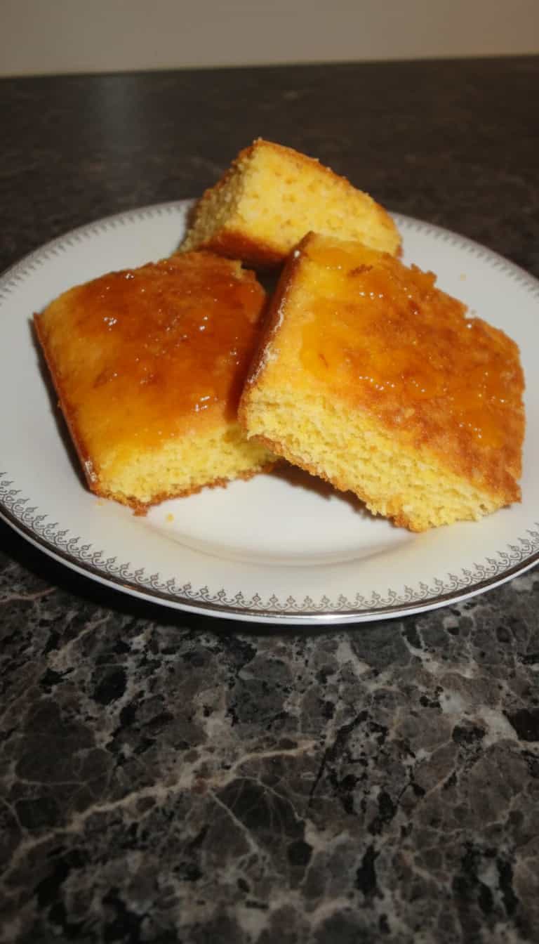Foto deliciosa de Bolo de Milho Cremoso pronta para servir - Bolos & Cupcakes