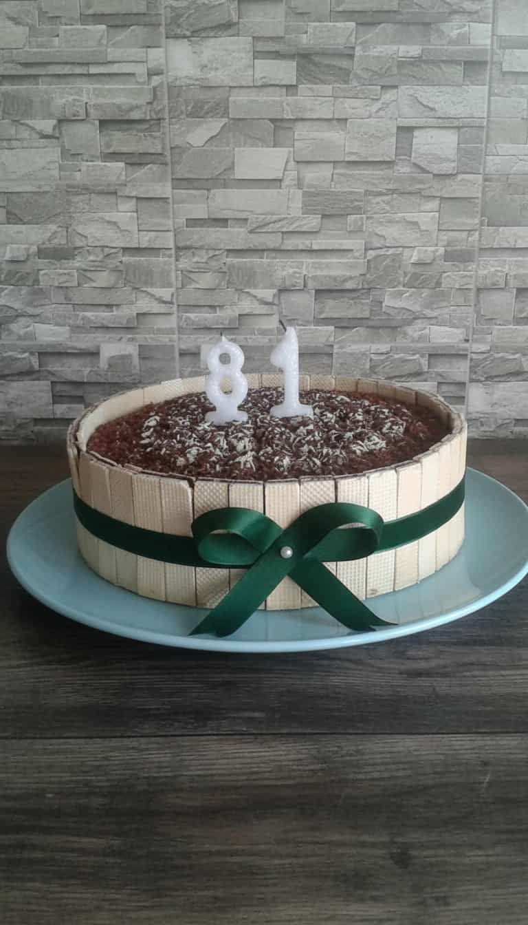 Foto deliciosa de Bolo de Wafer com Chocolate pronta para servir - Bolos & Cupcakes