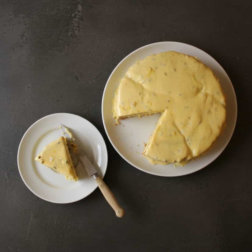 Foto deliciosa de Bolo Gelado de Maracujá pronta para servir - Bolos & Cupcakes