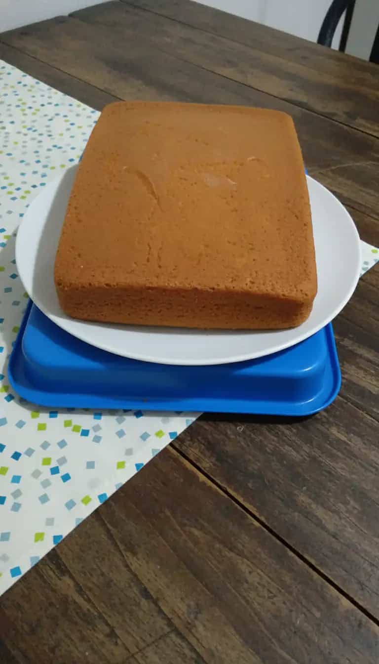 Foto deliciosa de Bolo Simples de Farinha de Trigo pronta para servir - Bolos & Cupcakes