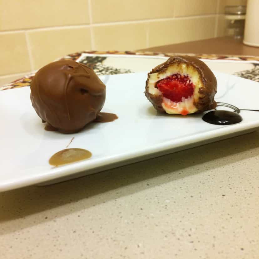 Foto deliciosa de Bombons de Morango com Chocolate pronta para servir - Outras Receitas