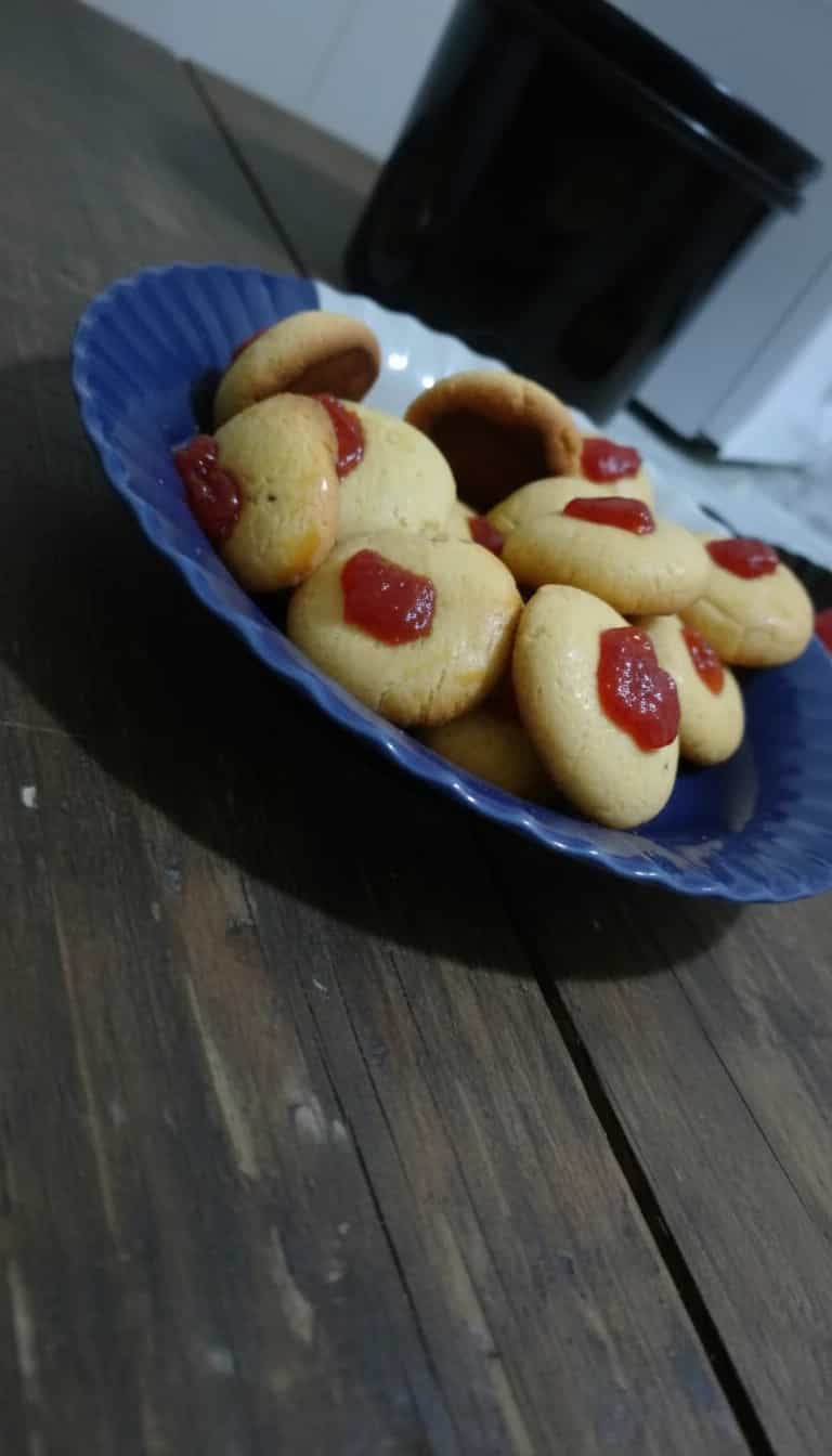 Foto deliciosa de Broa de Milho Caseira pronta para servir - Lanches de Padaria