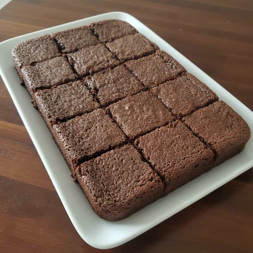 Foto deliciosa de Brownie de Chocolate Intenso pronta para servir - Brownies & Cookies