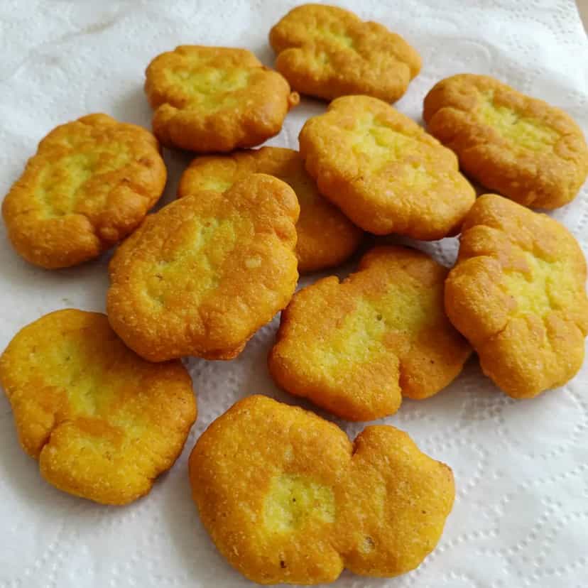 Foto deliciosa de Bucho Frito pronta para servir - Pratos Brasileiros Icônicos