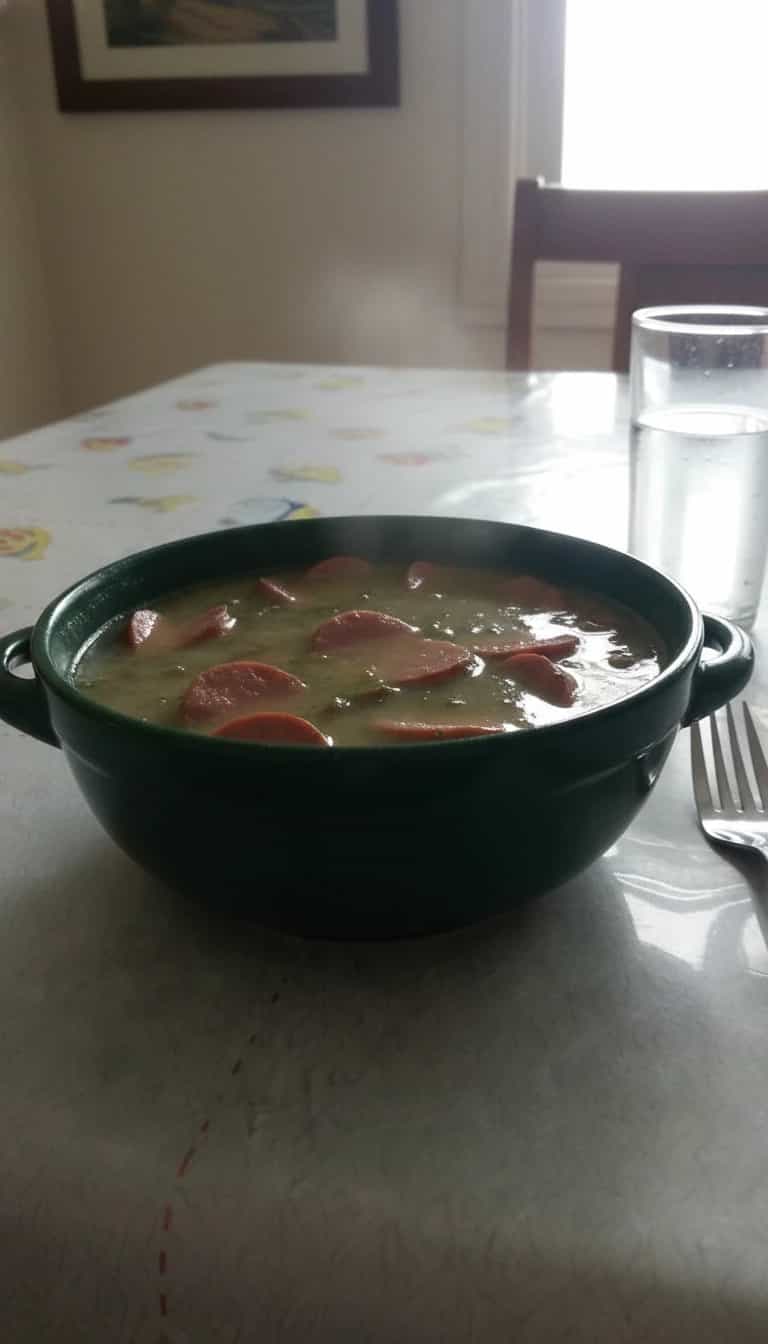 Foto deliciosa de Caldo Verde pronta para servir - Sopas & Caldos
