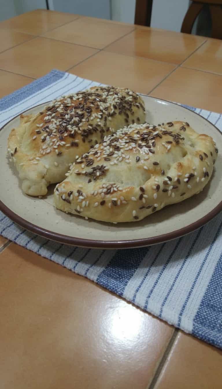 Foto deliciosa de Calzone de Ricota e Peru pronta para servir - Outras Receitas