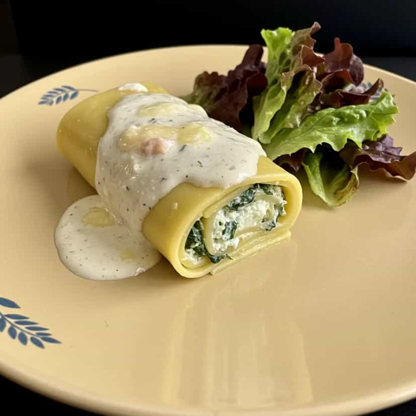 Foto deliciosa de Canelones de Ricota, Frango e Espinafre pronta para servir - Massas & Macarrão